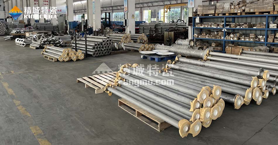 壹定发特瓷锂电池内衬陶瓷运送管道生产车间