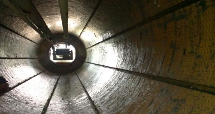 安徽某烧结厂圆筒混淆机使用壹定发耐磨陶瓷衬板